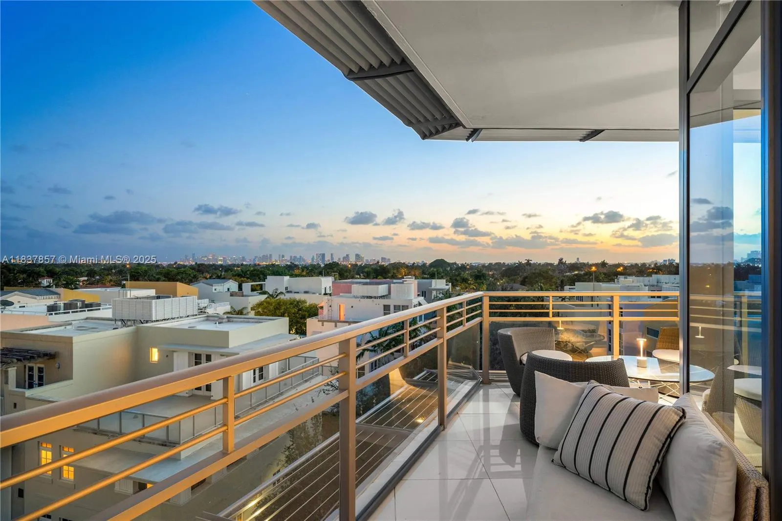 6101 Aqua Ave, #602