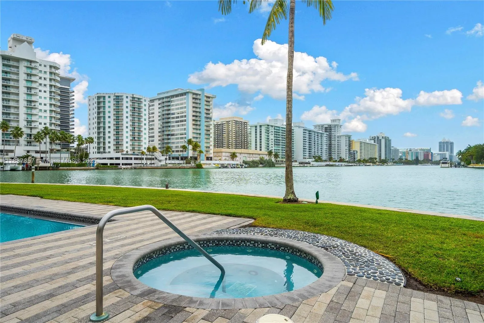6101 Aqua Ave, #602