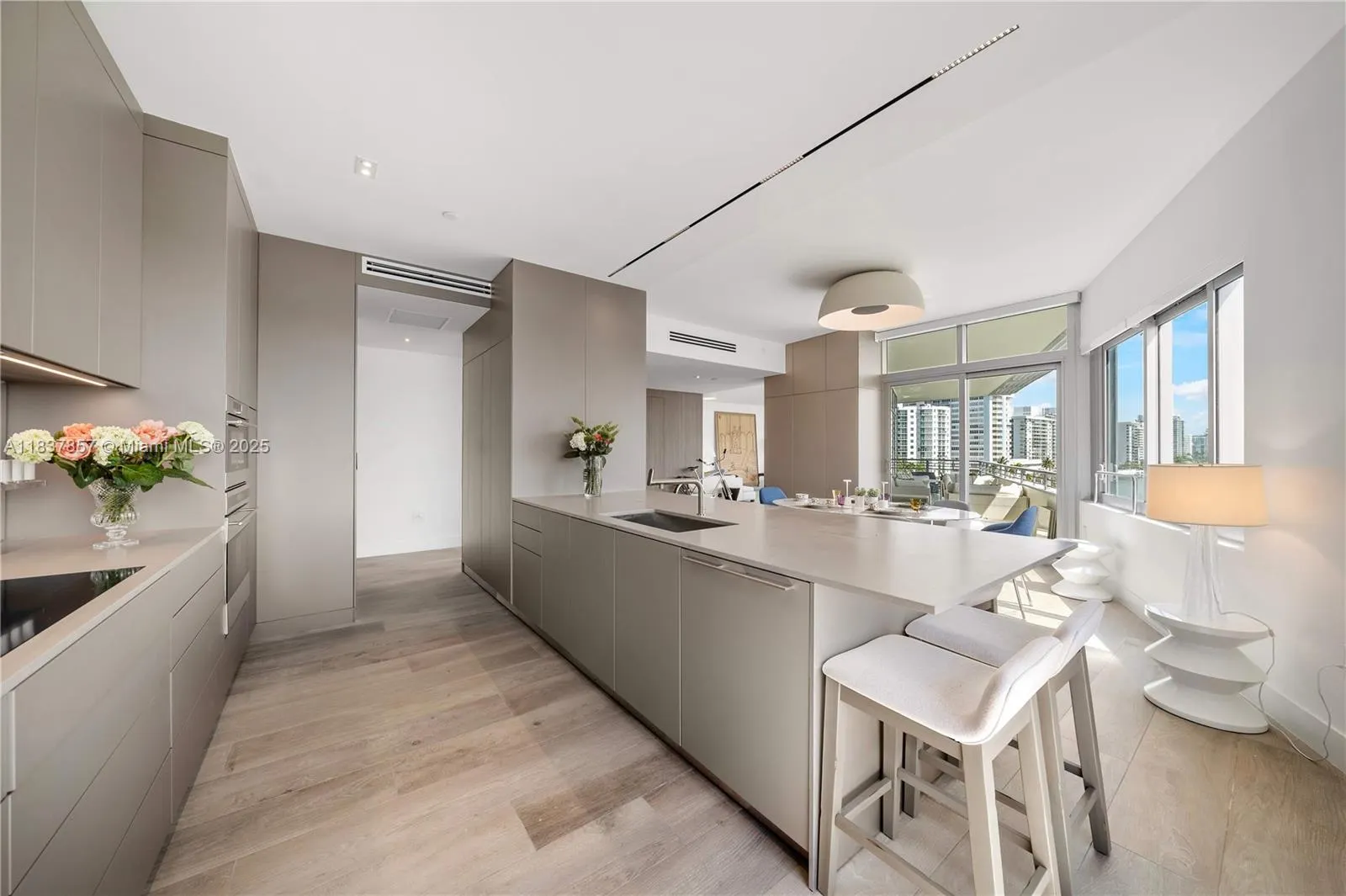 6101 Aqua Ave, #602