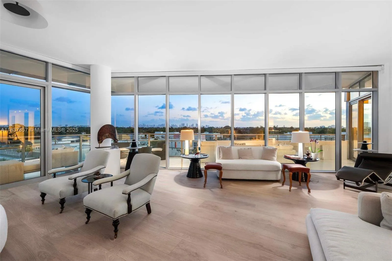 6101 Aqua Ave, #602