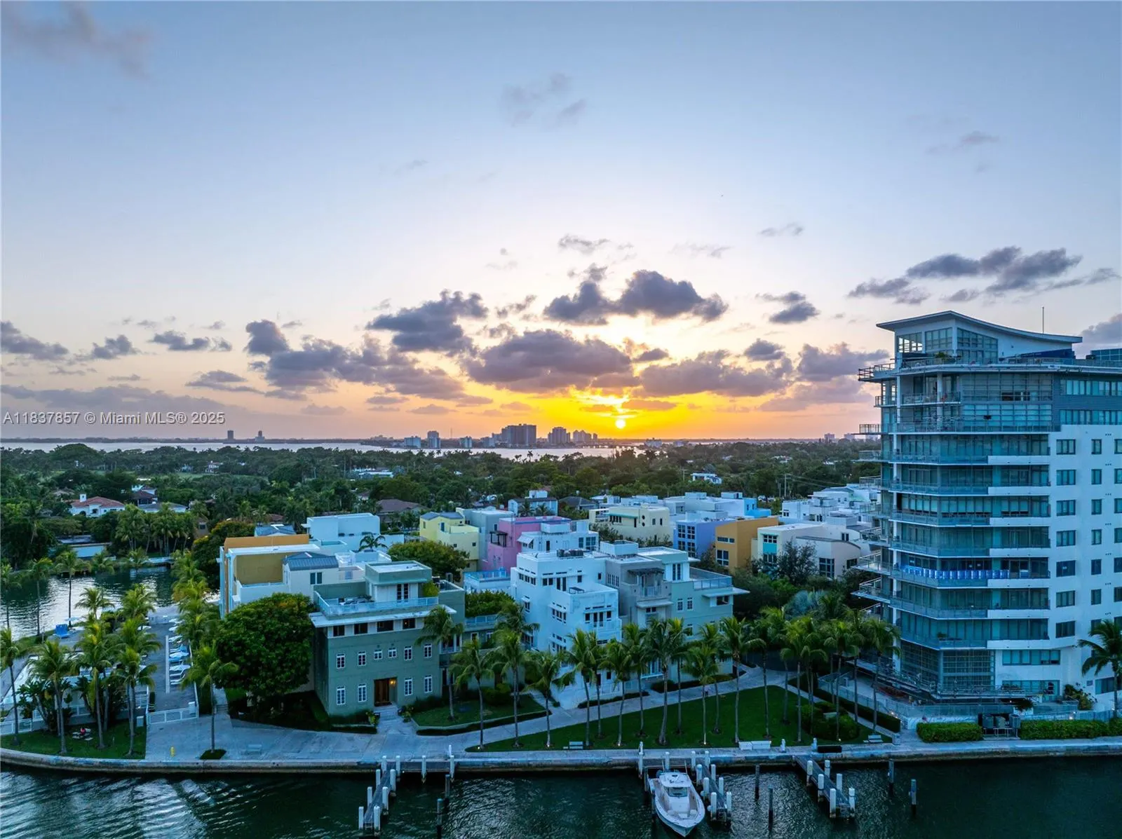 6101 Aqua Ave, #602