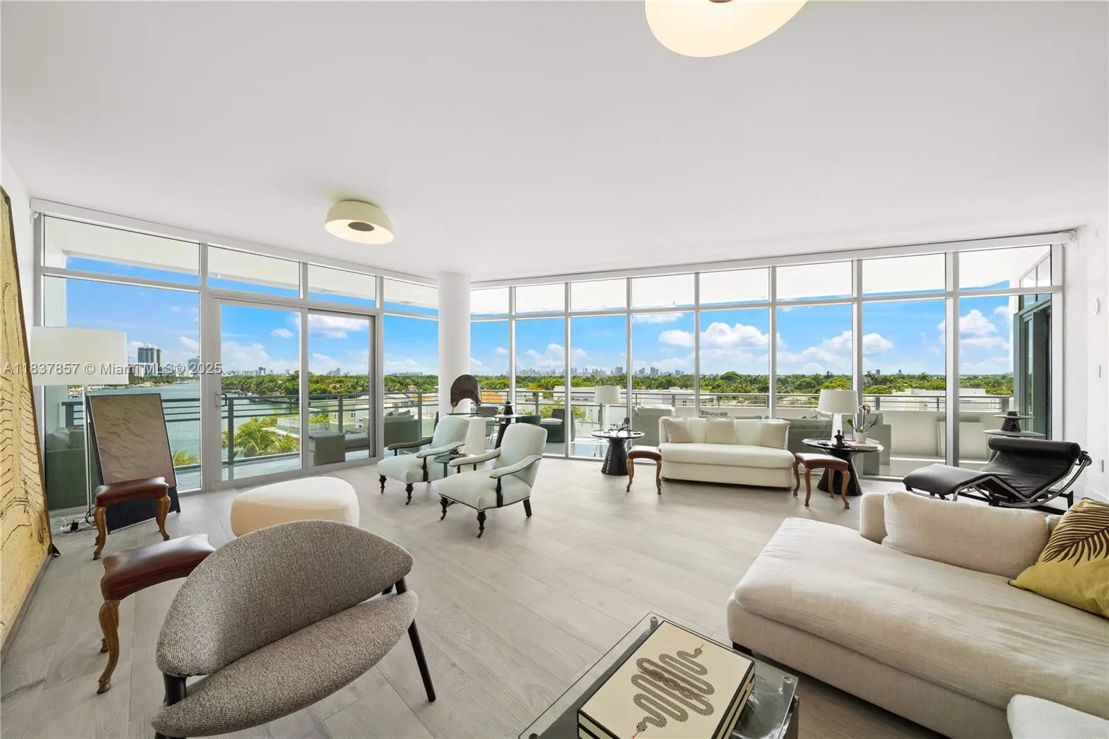 6101 Aqua Ave, #602