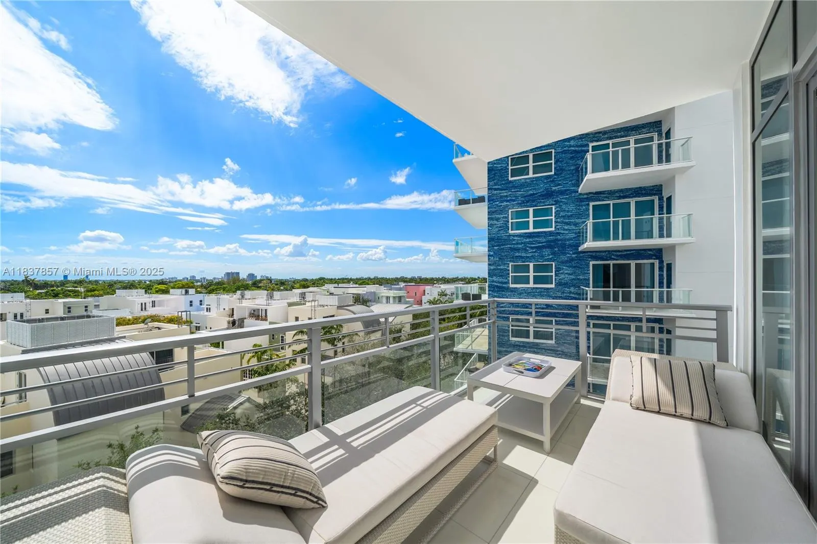 6101 Aqua Ave, #602