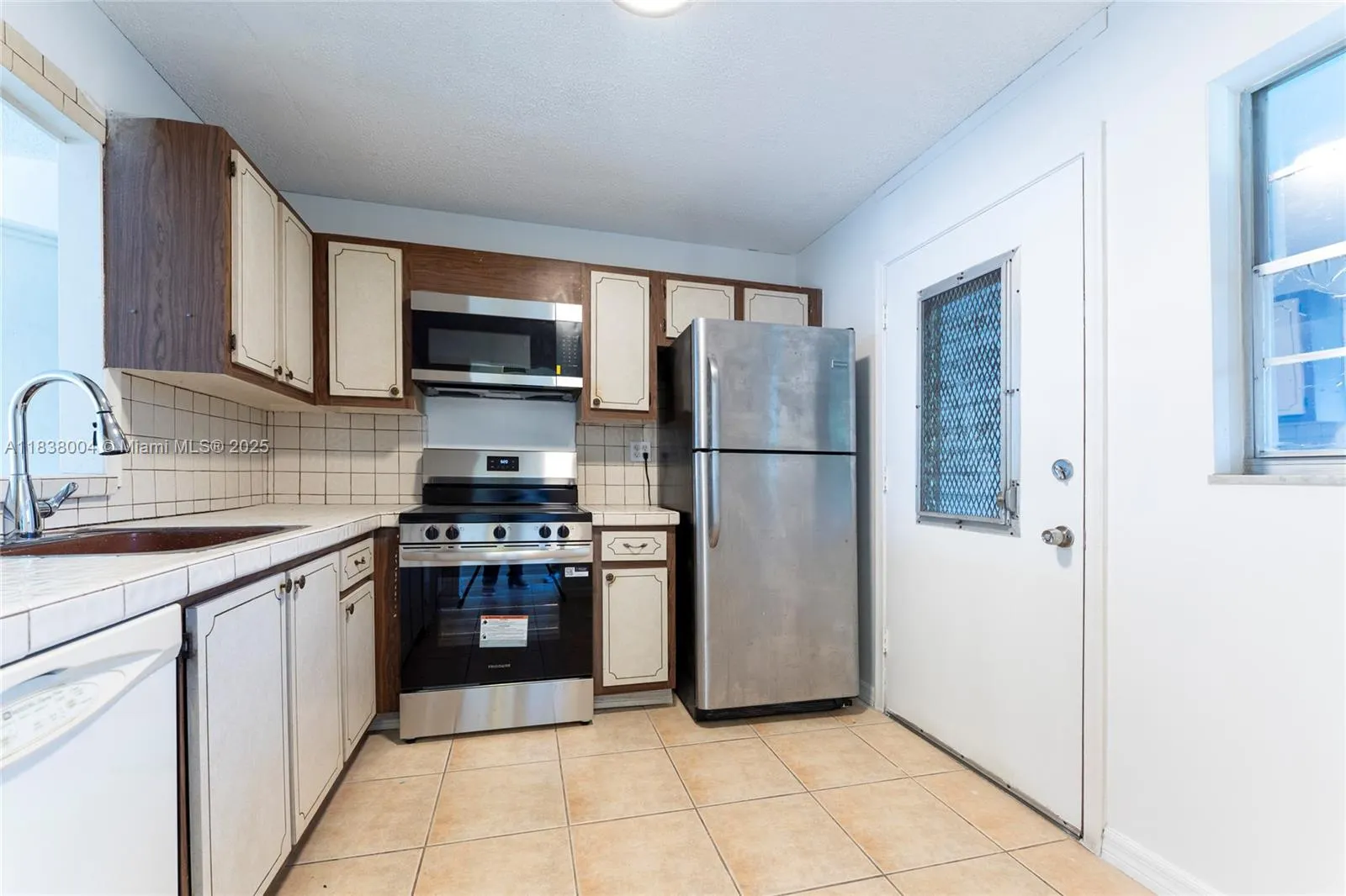 3551 NE 169th St, #411