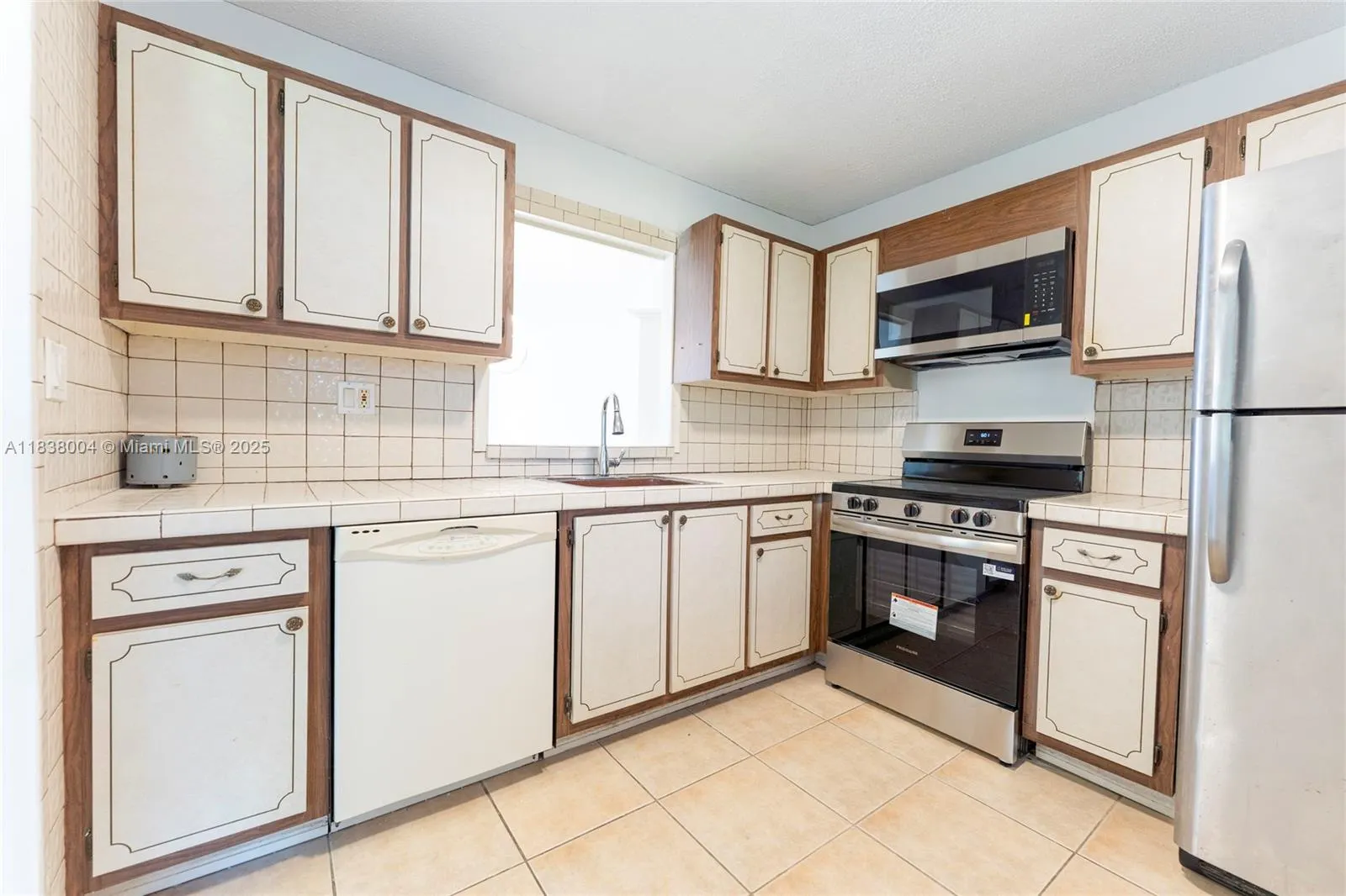 3551 NE 169th St, #411