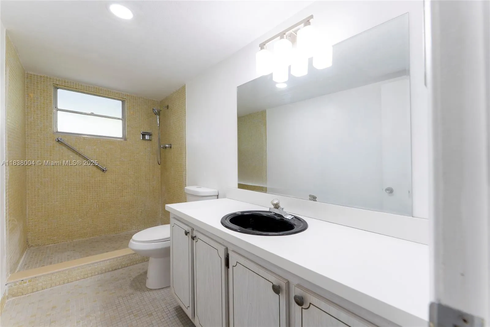 3551 NE 169th St, #411