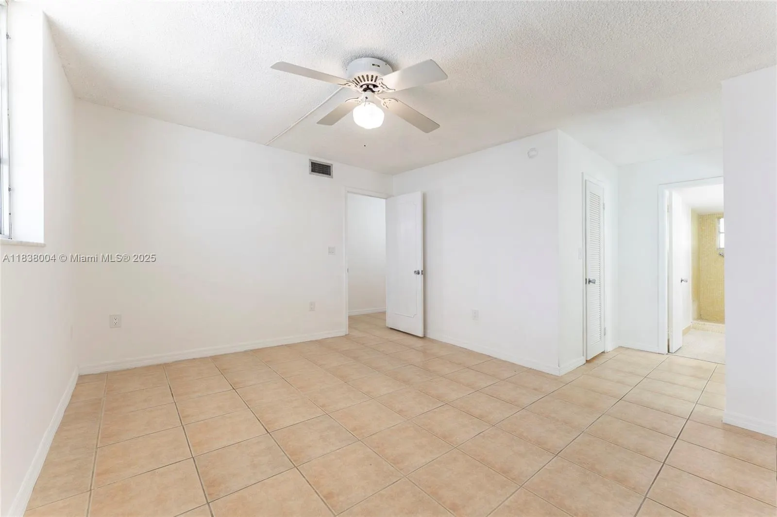 3551 NE 169th St, #411