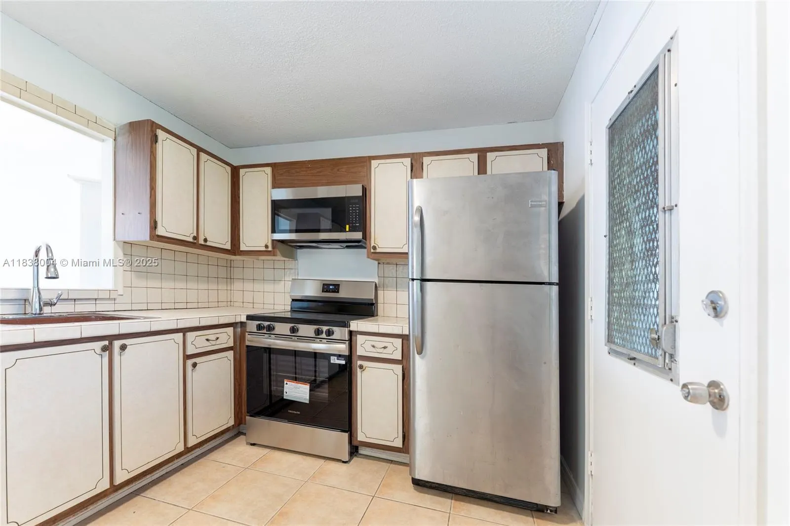 3551 NE 169th St, #411