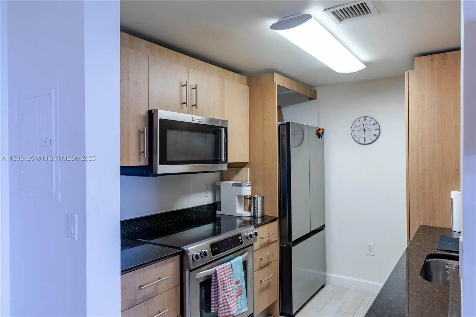 10275 Collins Ave, #634