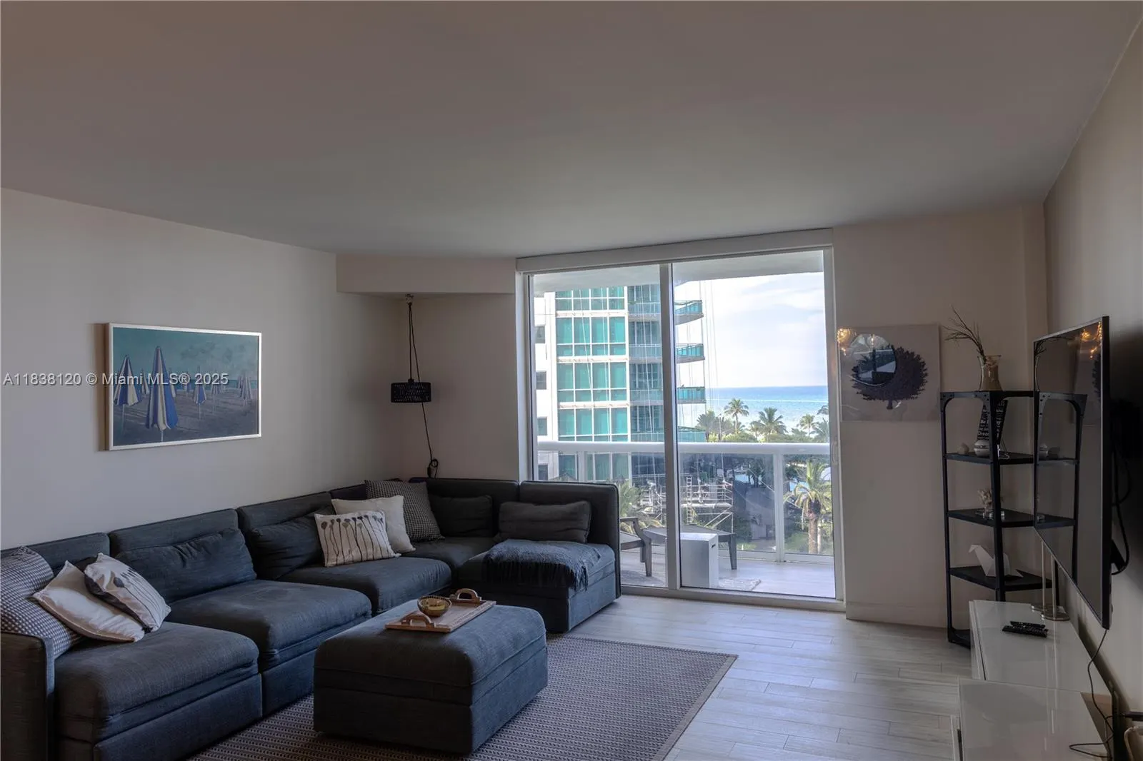 10275 Collins Ave, #634