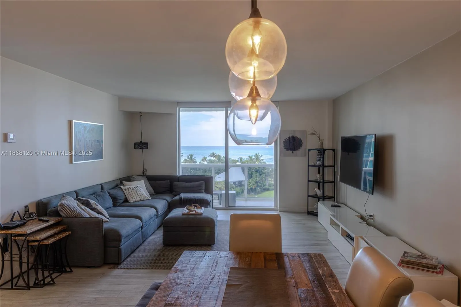 10275 Collins Ave, #634