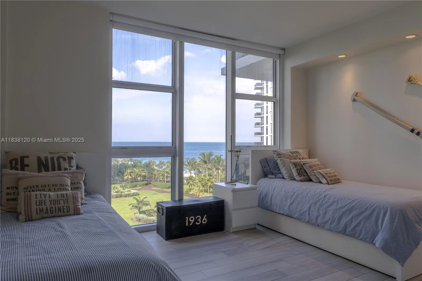 10275 Collins Ave, #634