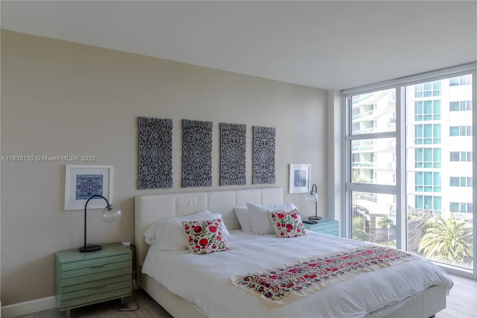 10275 Collins Ave, #634