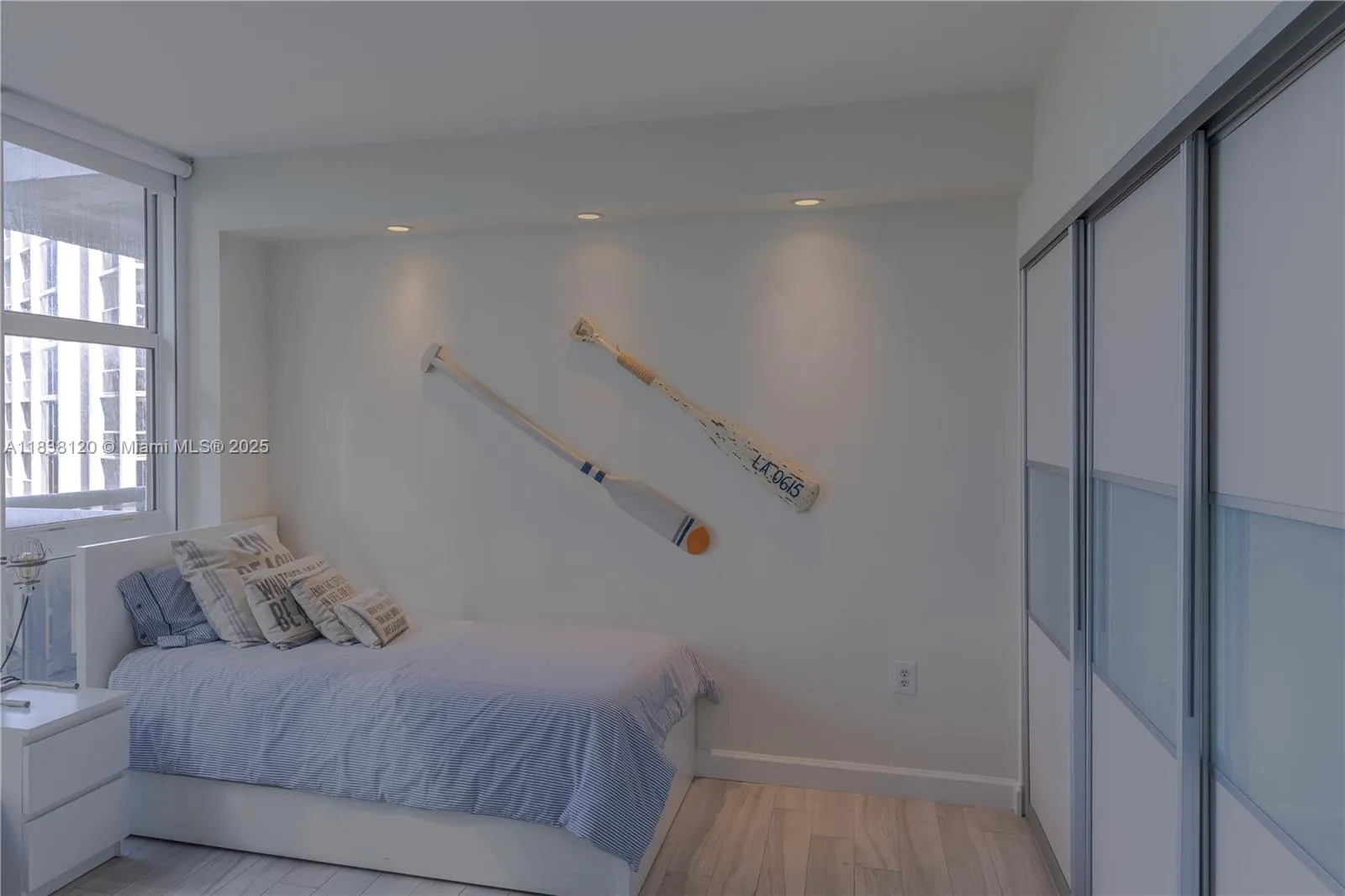 10275 Collins Ave, #634