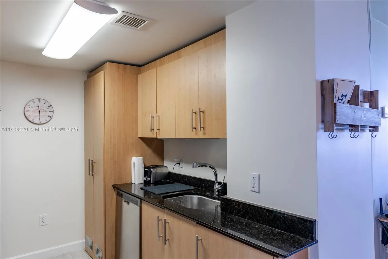 10275 Collins Ave, #634