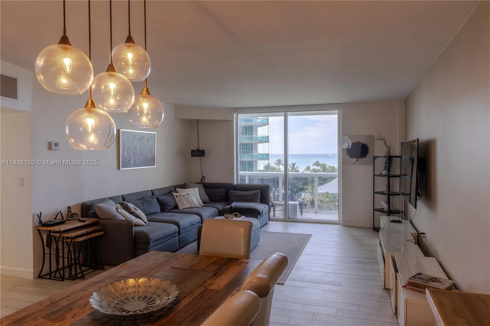 10275 Collins Ave, #634