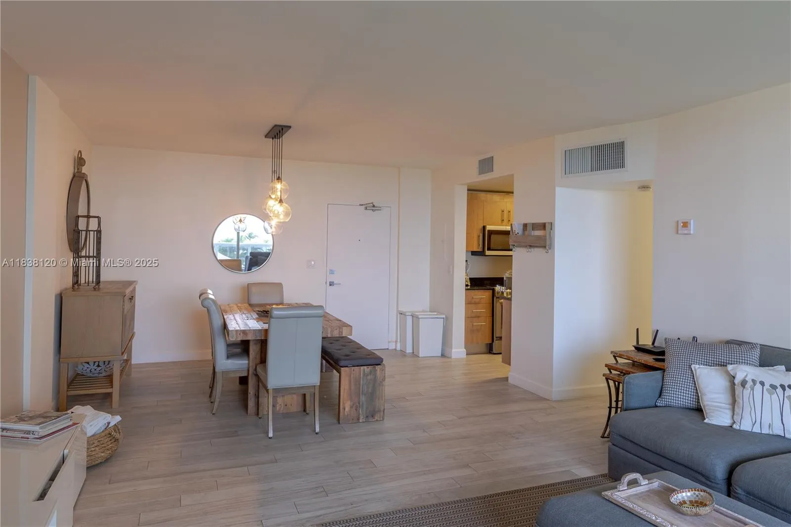 10275 Collins Ave, #634