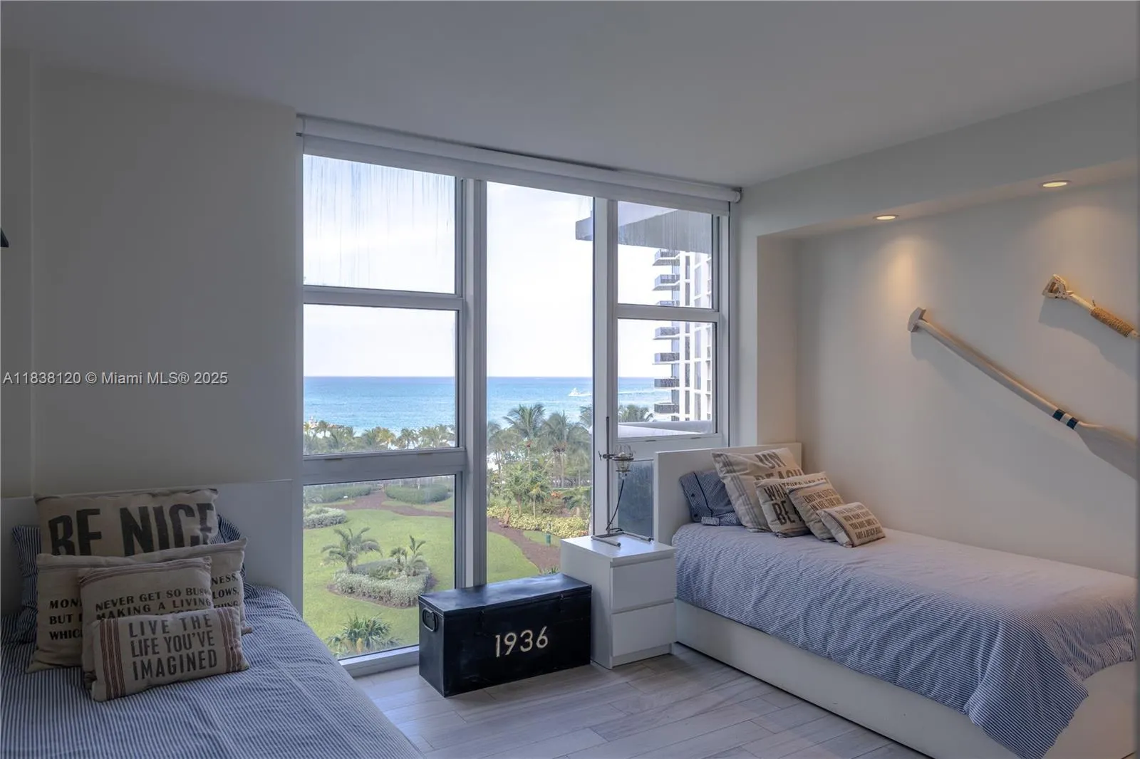 10275 Collins Ave, #634
