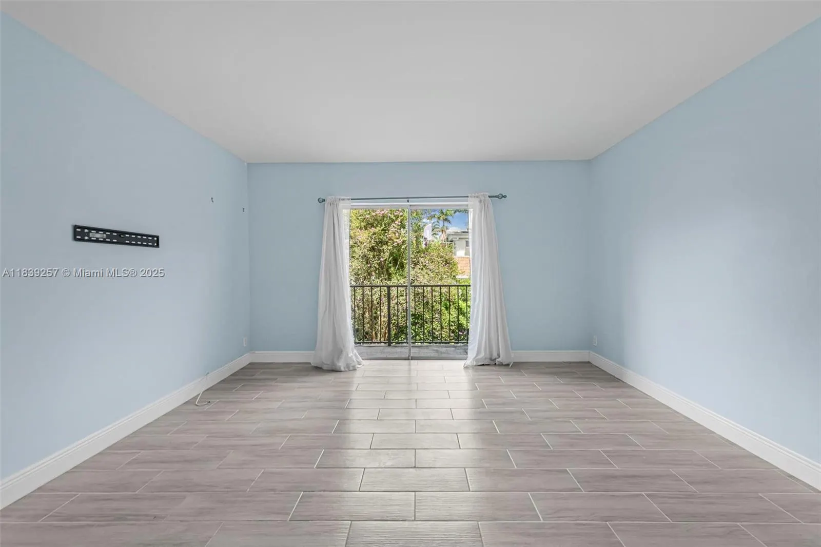 6709 N Kendall Dr, #229