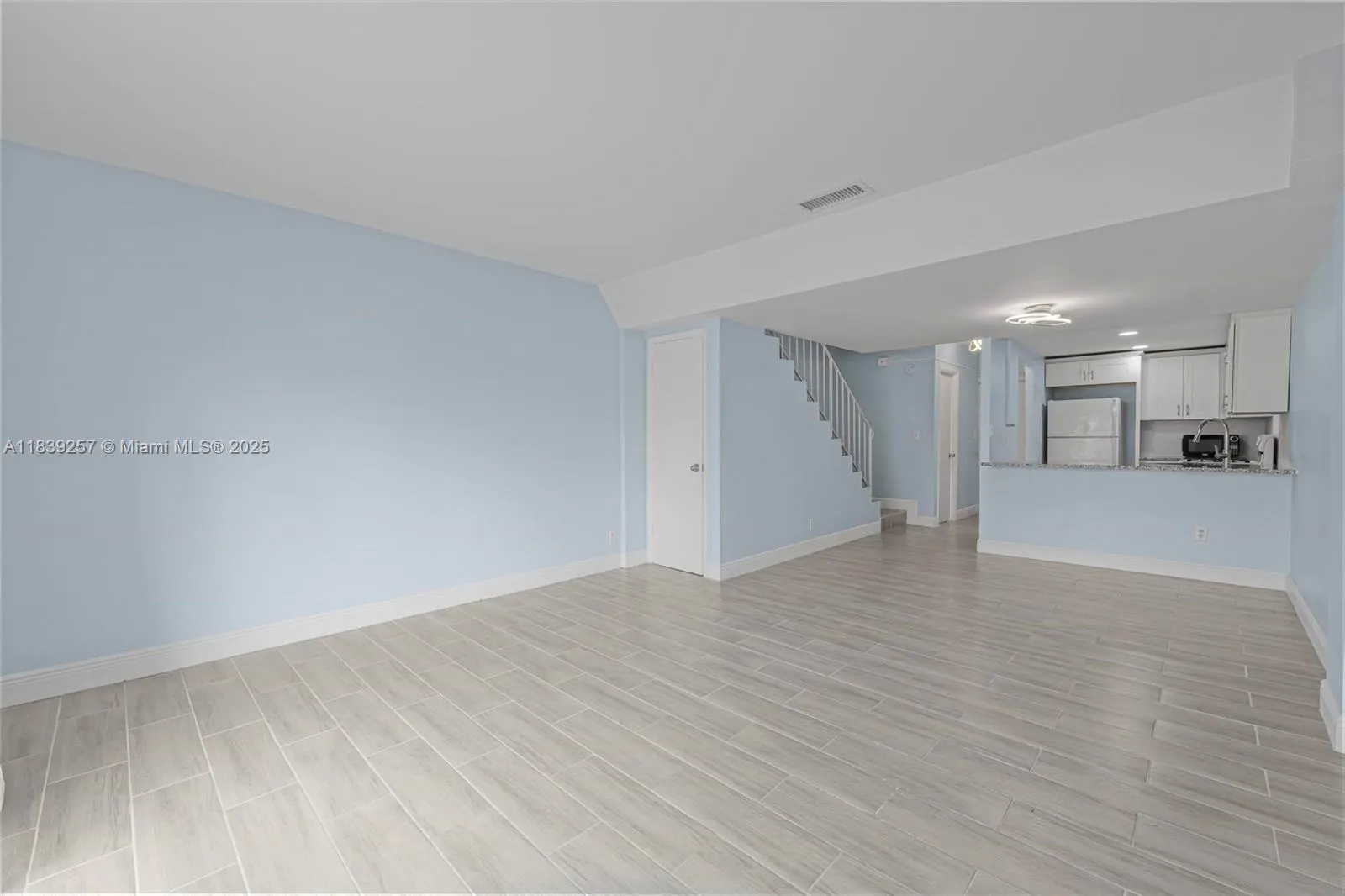 6709 N Kendall Dr, #229