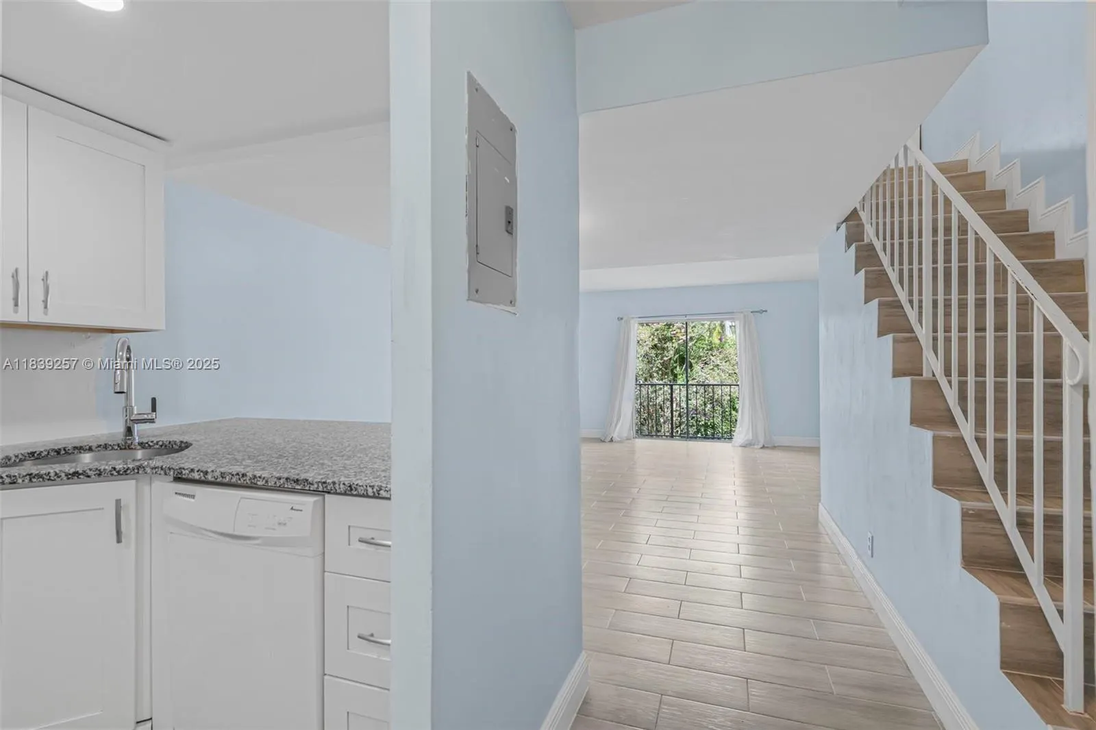 6709 N Kendall Dr, #229