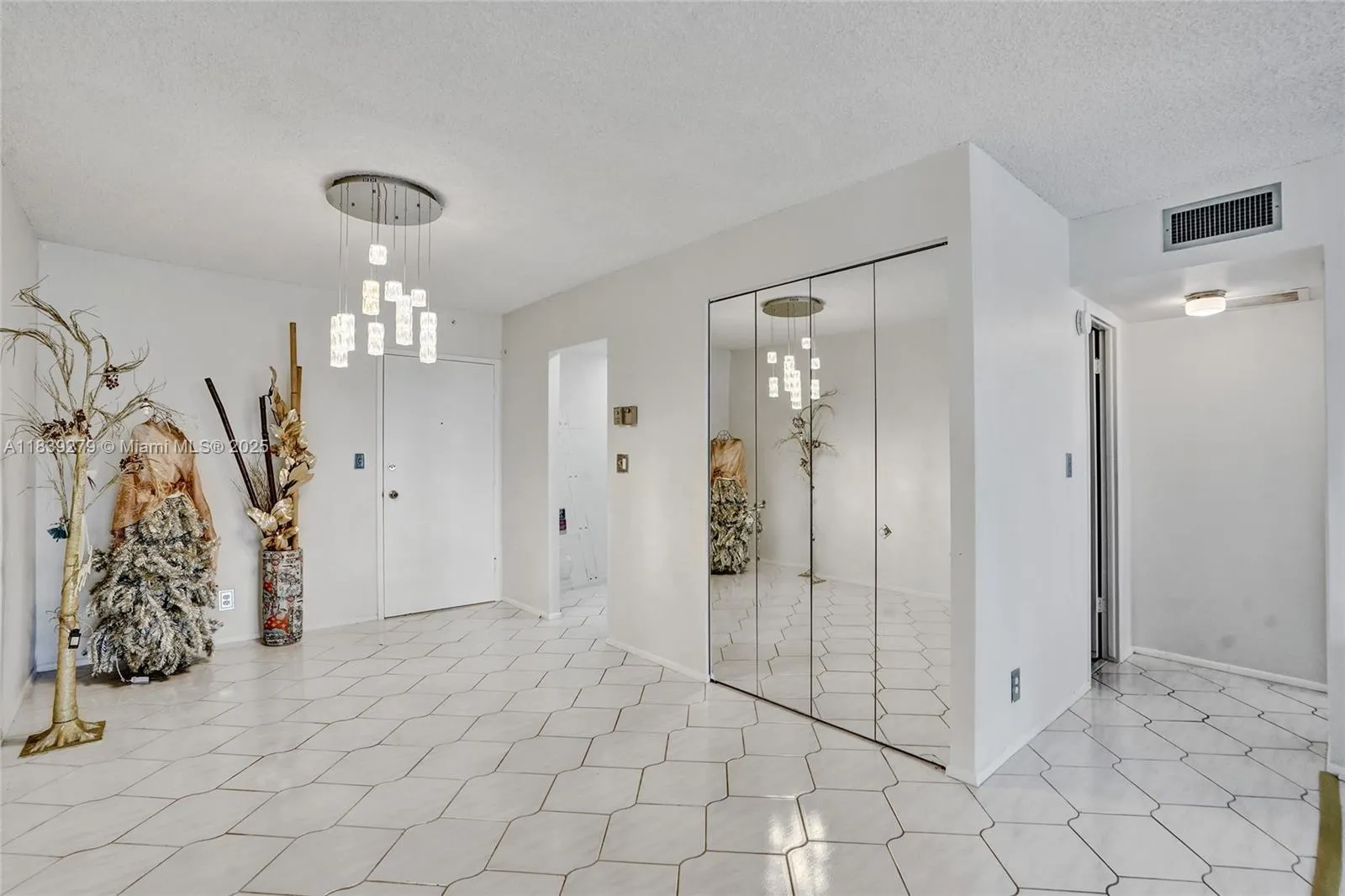 405 N Ocean Blvd, #815