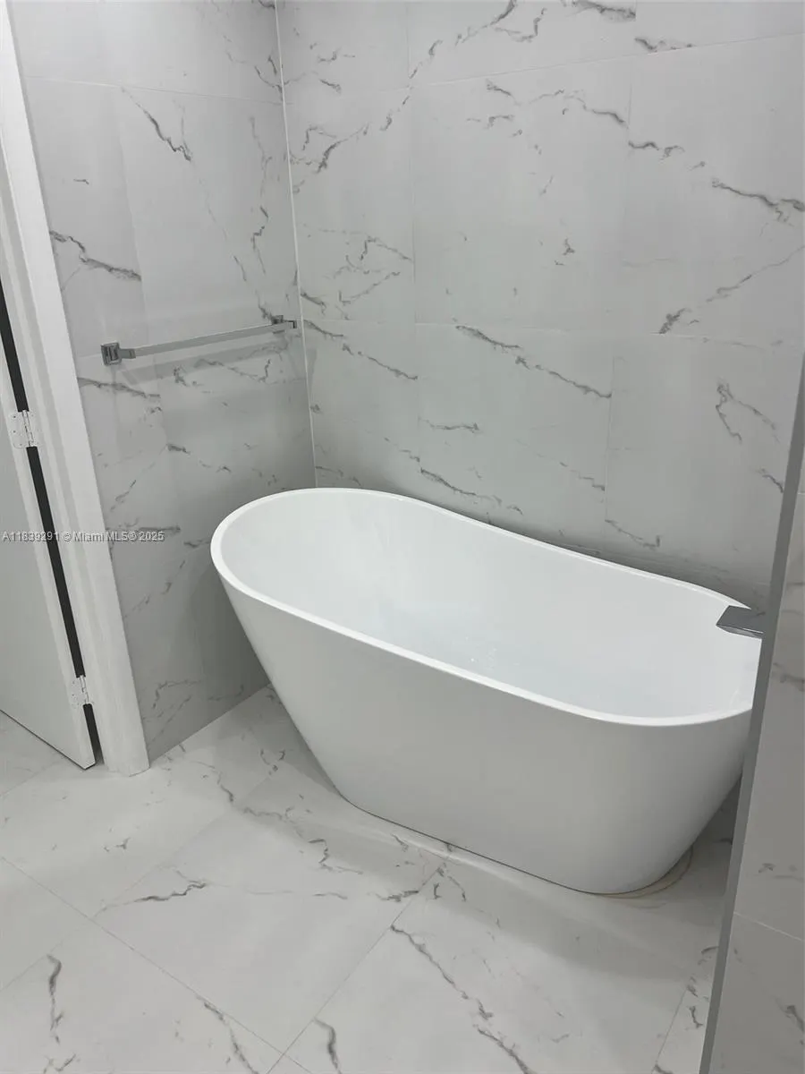 9801 Collins Ave, #15X/complete renovated