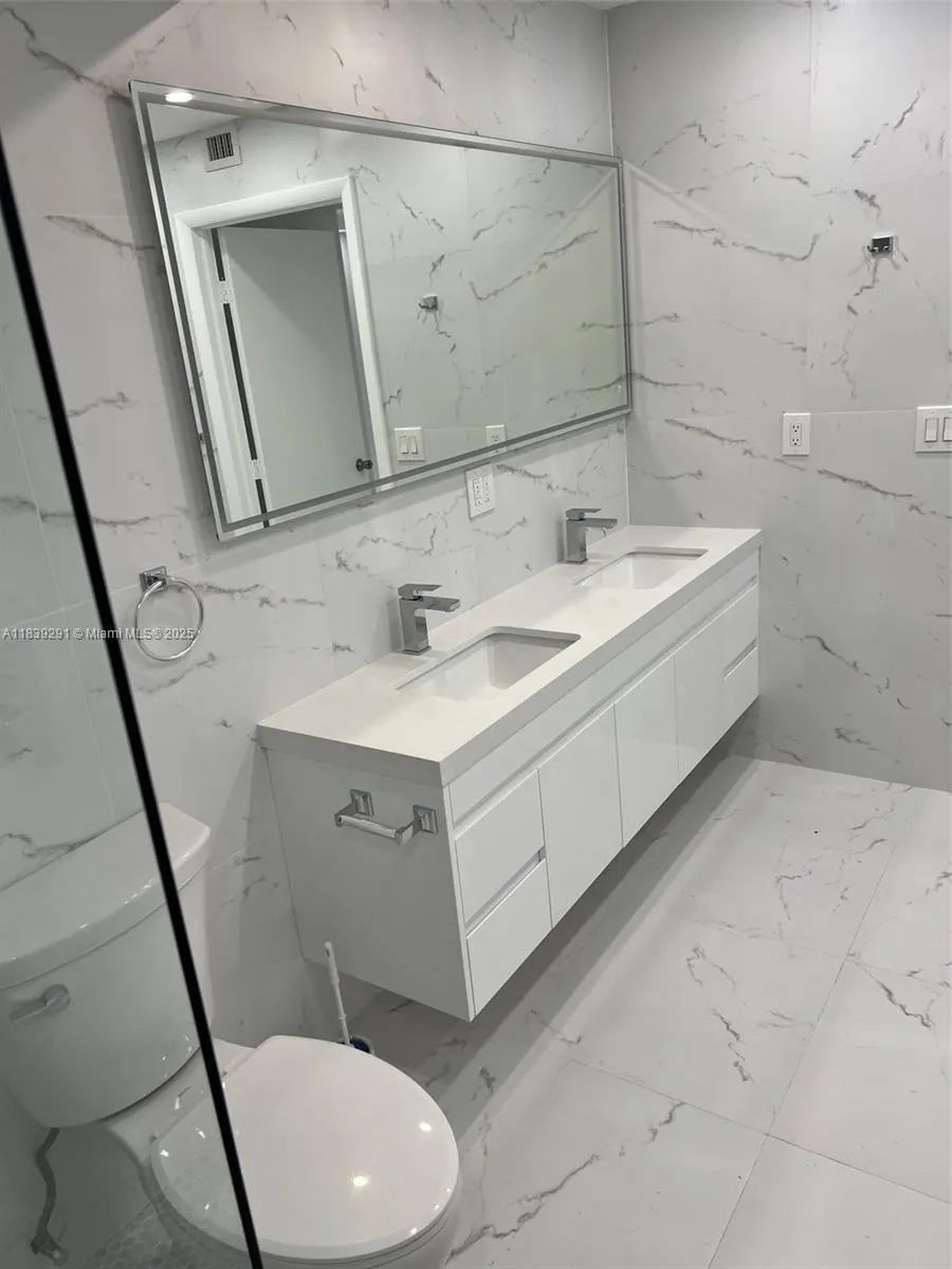 9801 Collins Ave, #15X/complete renovated