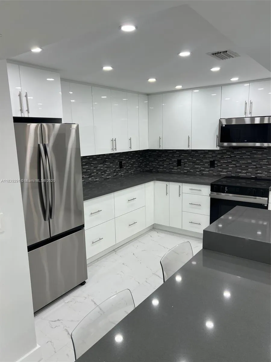9801 Collins Ave, #15X/complete renovated