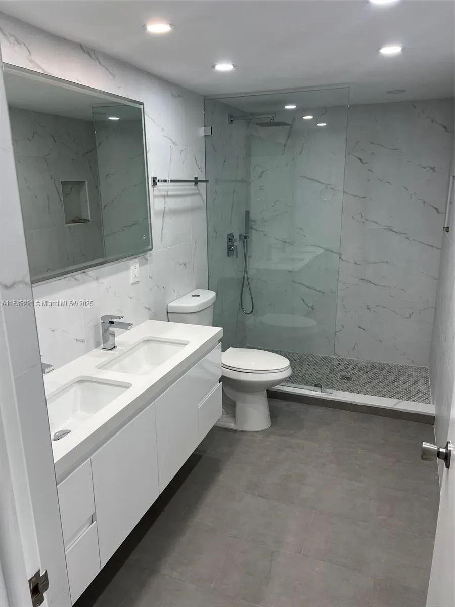 9801 Collins Ave, #15X/complete renovated