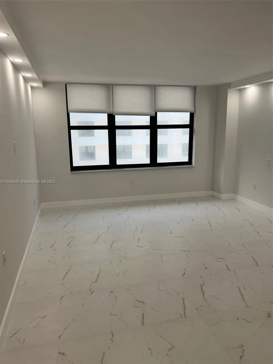 9801 Collins Ave, #15X/complete renovated