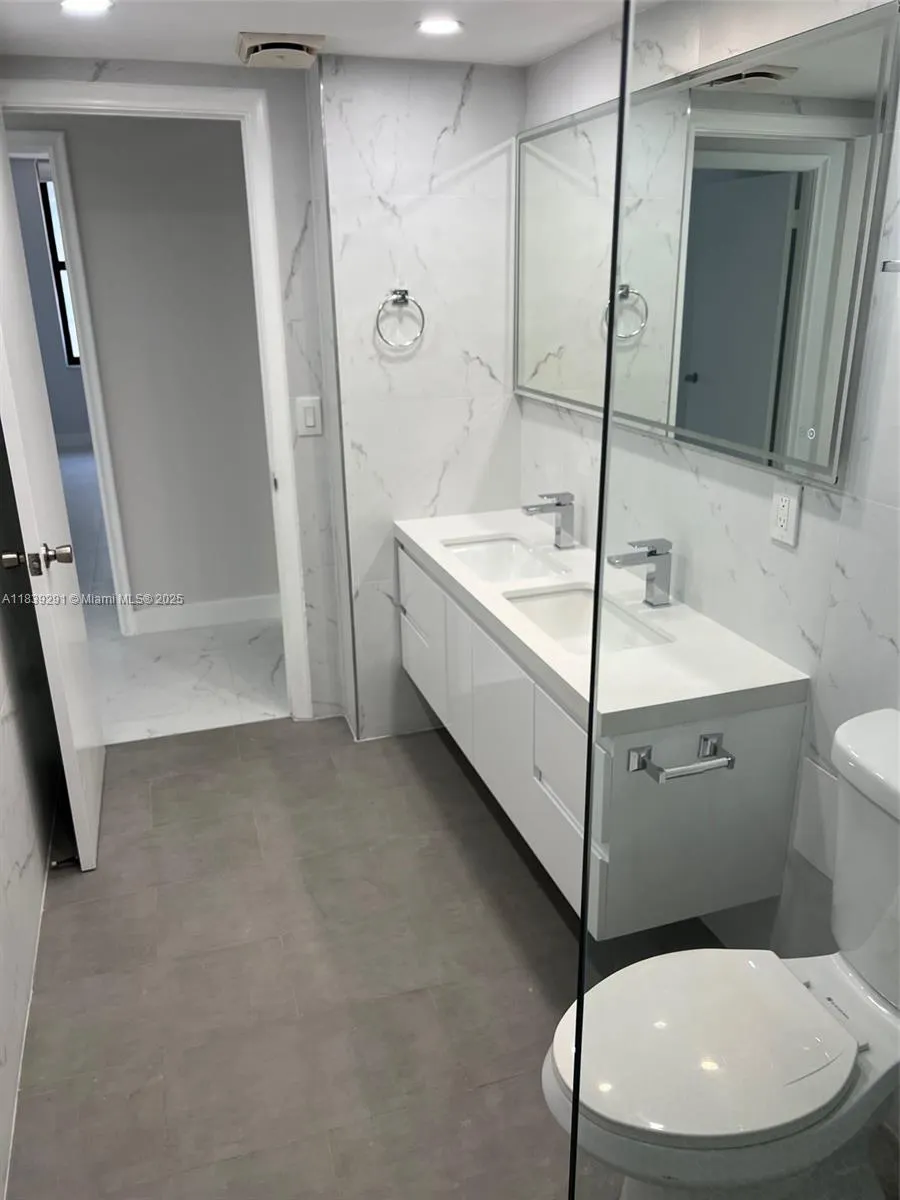 9801 Collins Ave, #15X/complete renovated