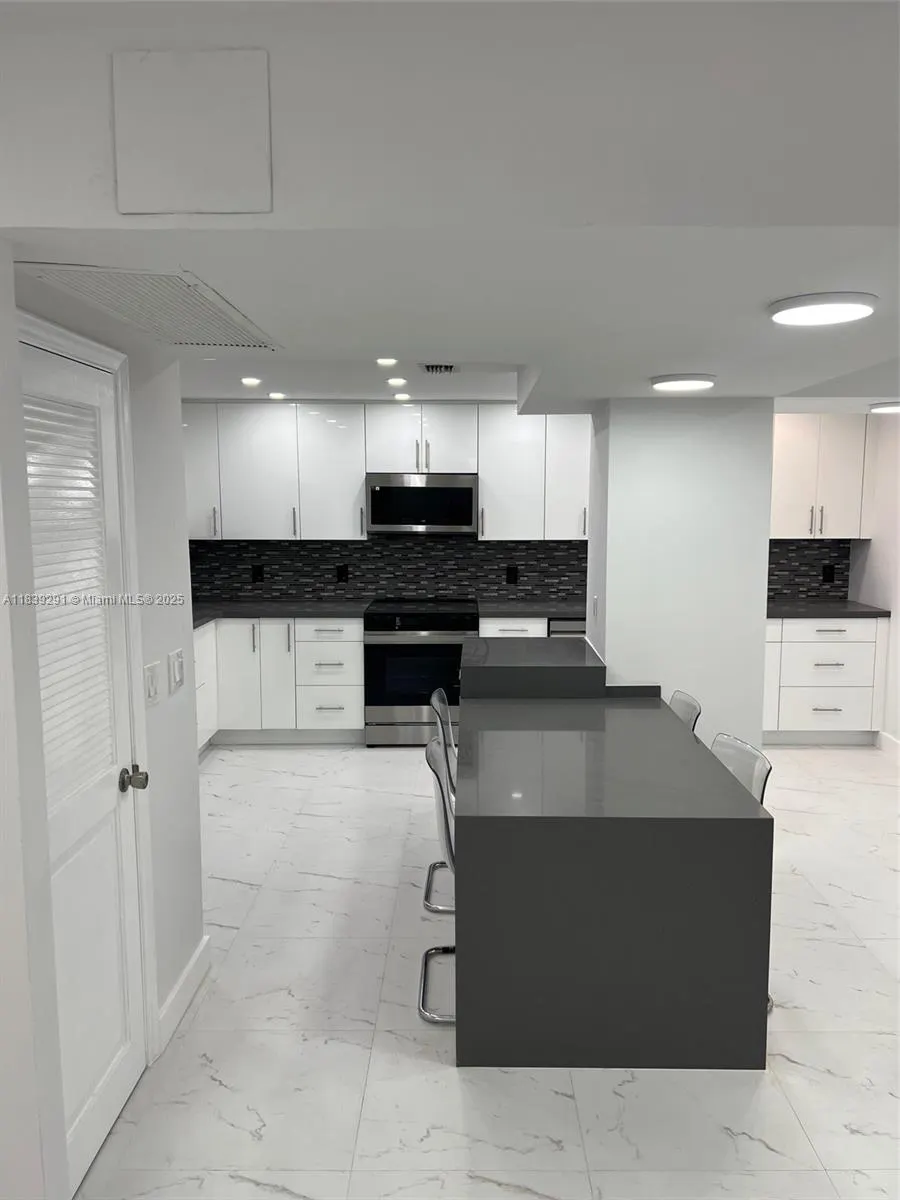 9801 Collins Ave, #15X/complete renovated