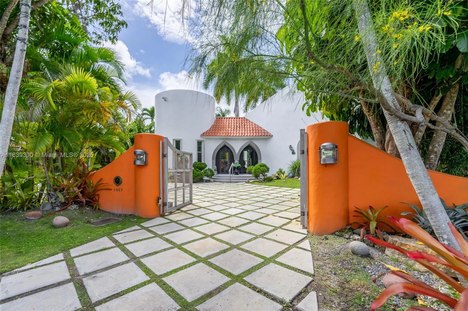 6867 SW 62nd Ter
