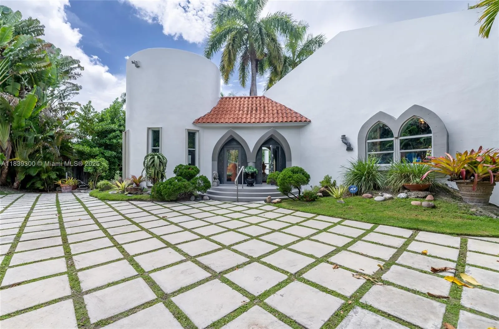6867 SW 62nd Ter
