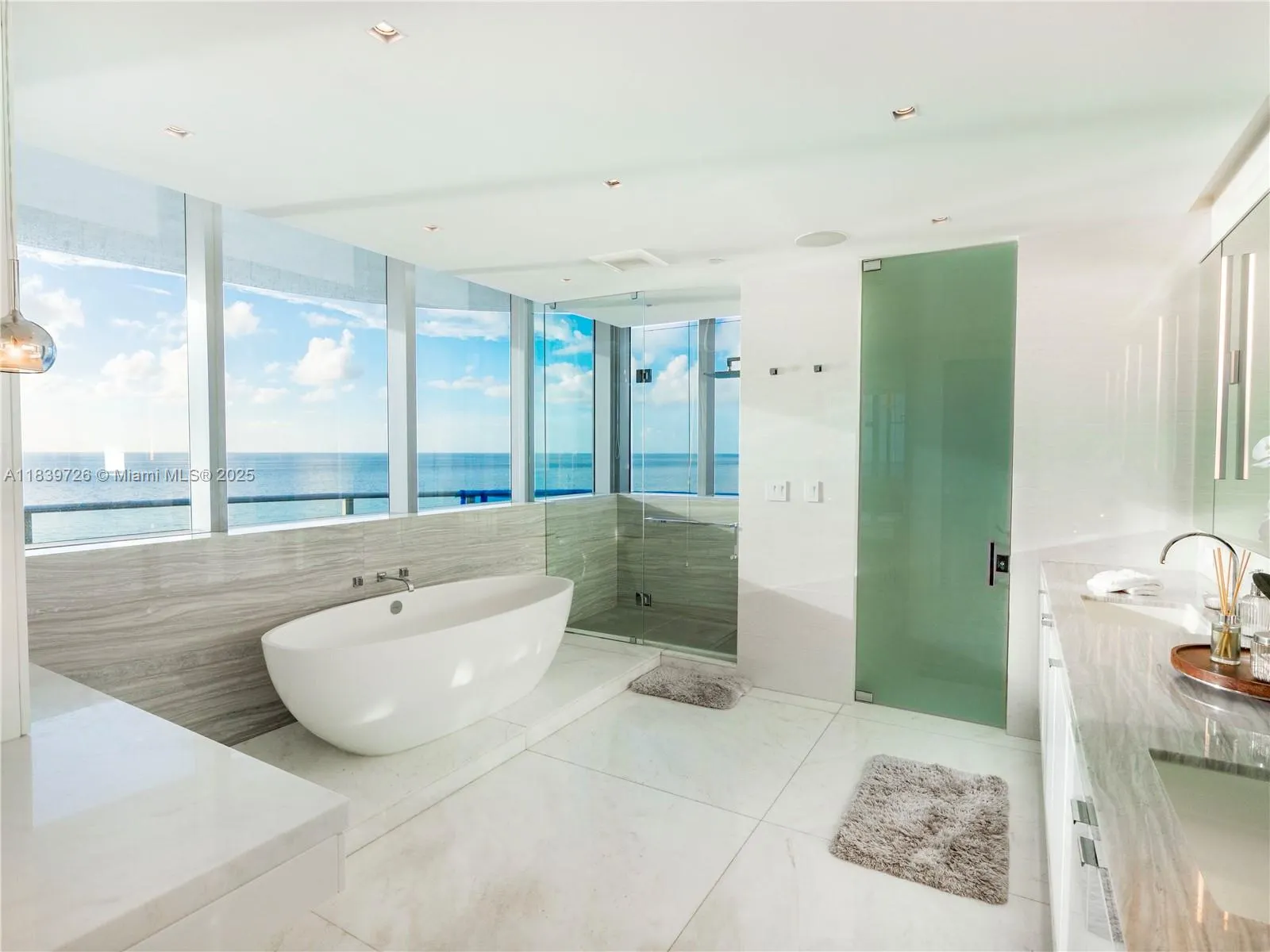 17475 Collins Ave, #1001