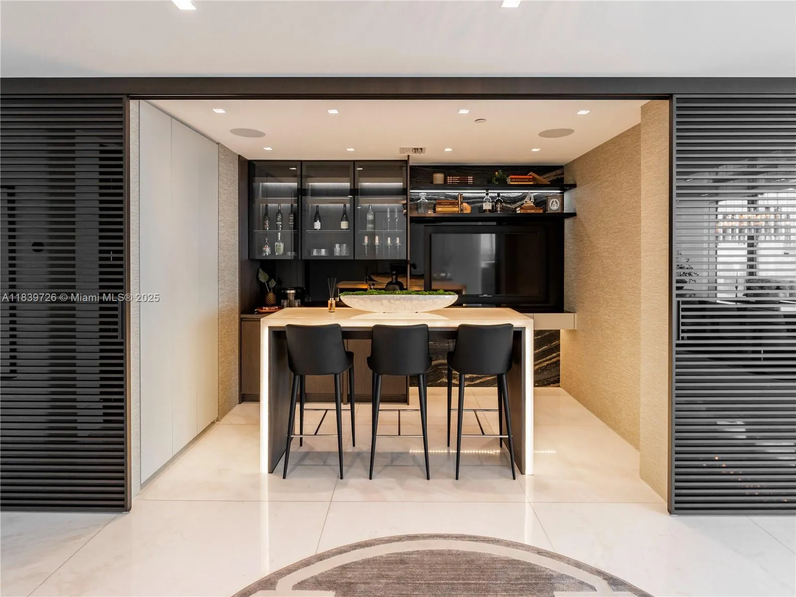 17475 Collins Ave, #1001