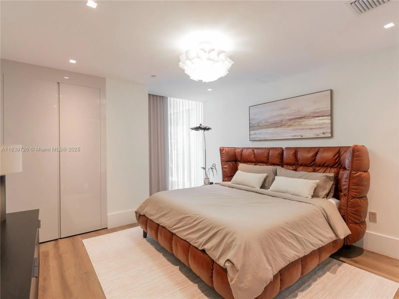 17475 Collins Ave, #1001