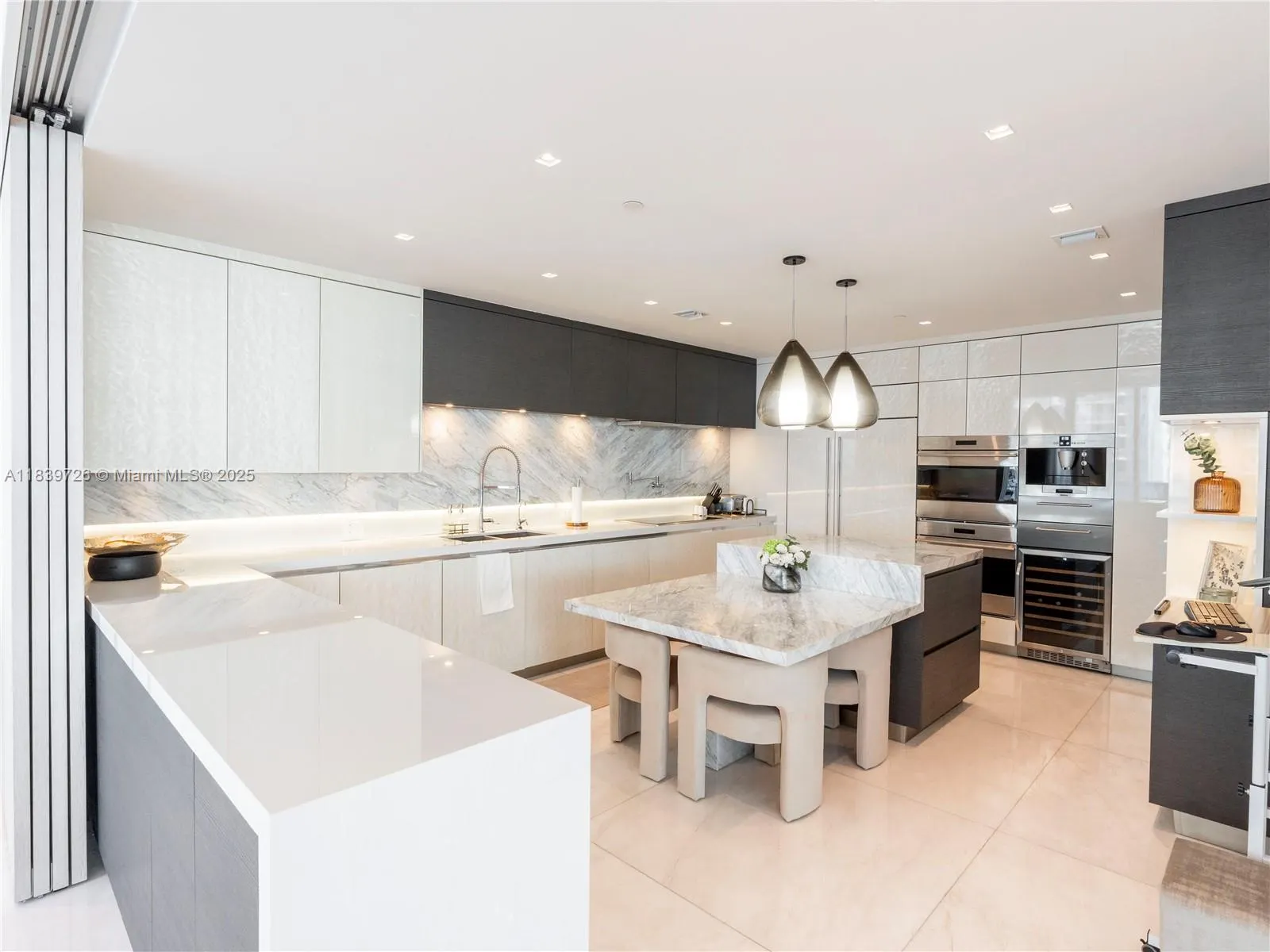 17475 Collins Ave, #1001