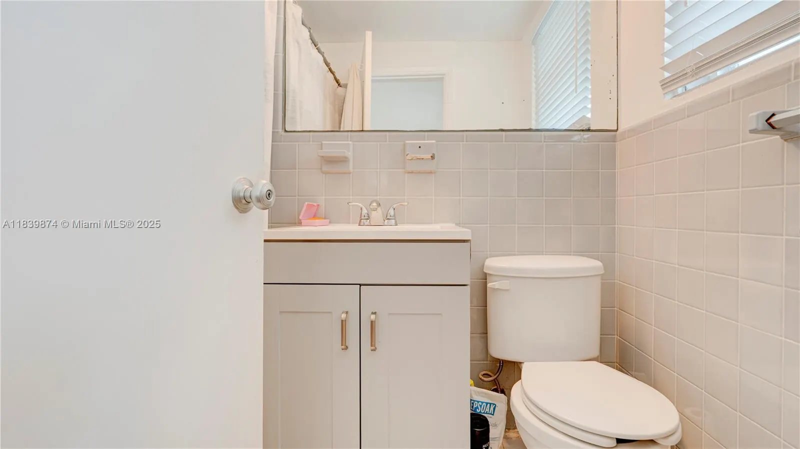 10178 Collins Ave, #102
