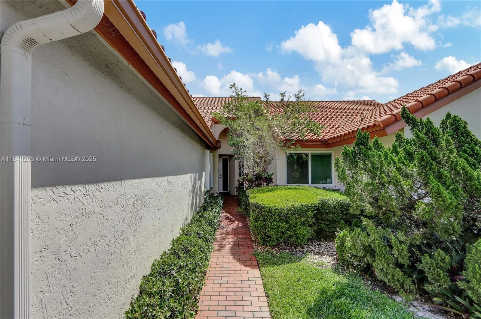 23273 Water Cir