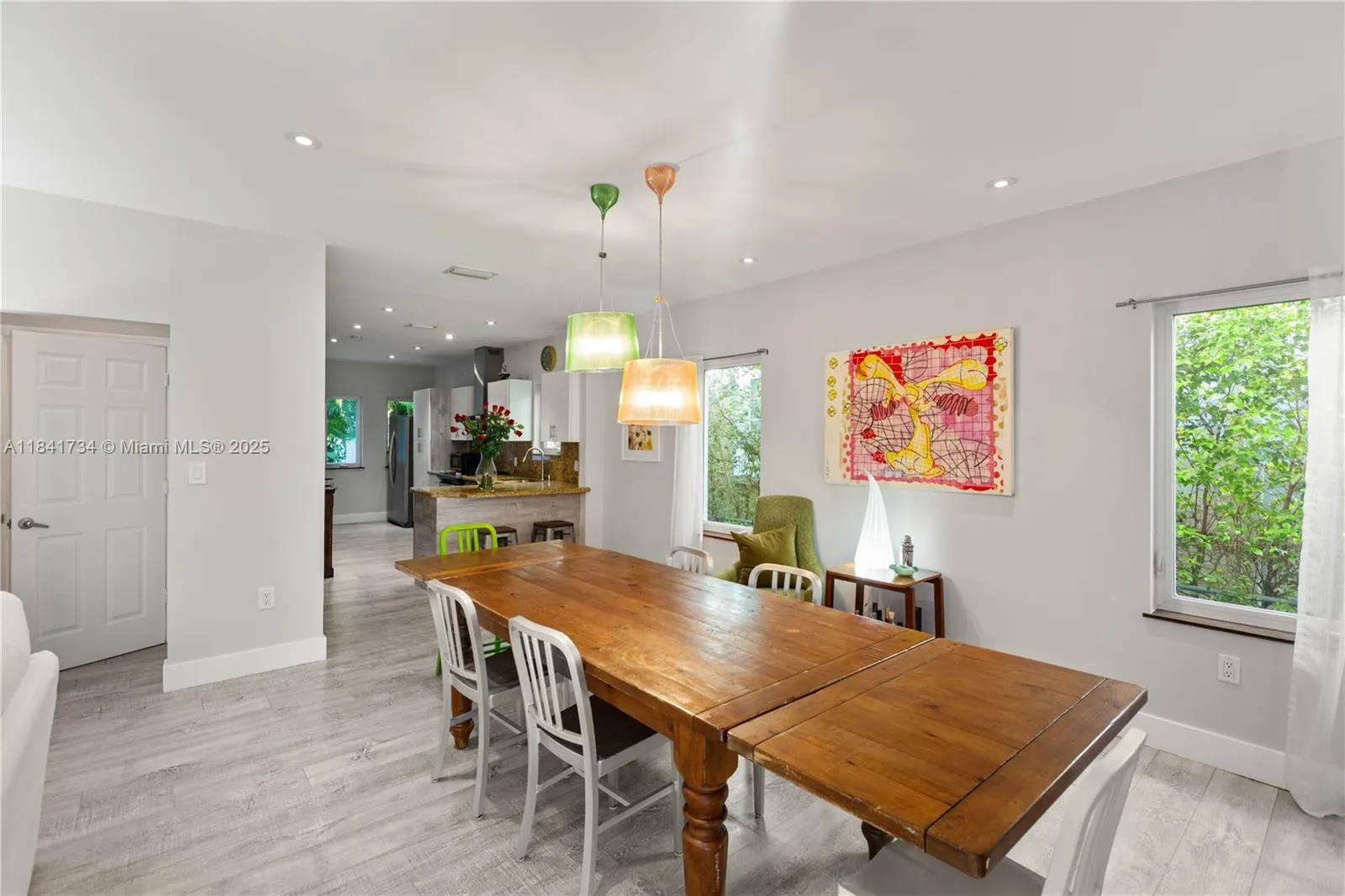 737 Alhambra Cir