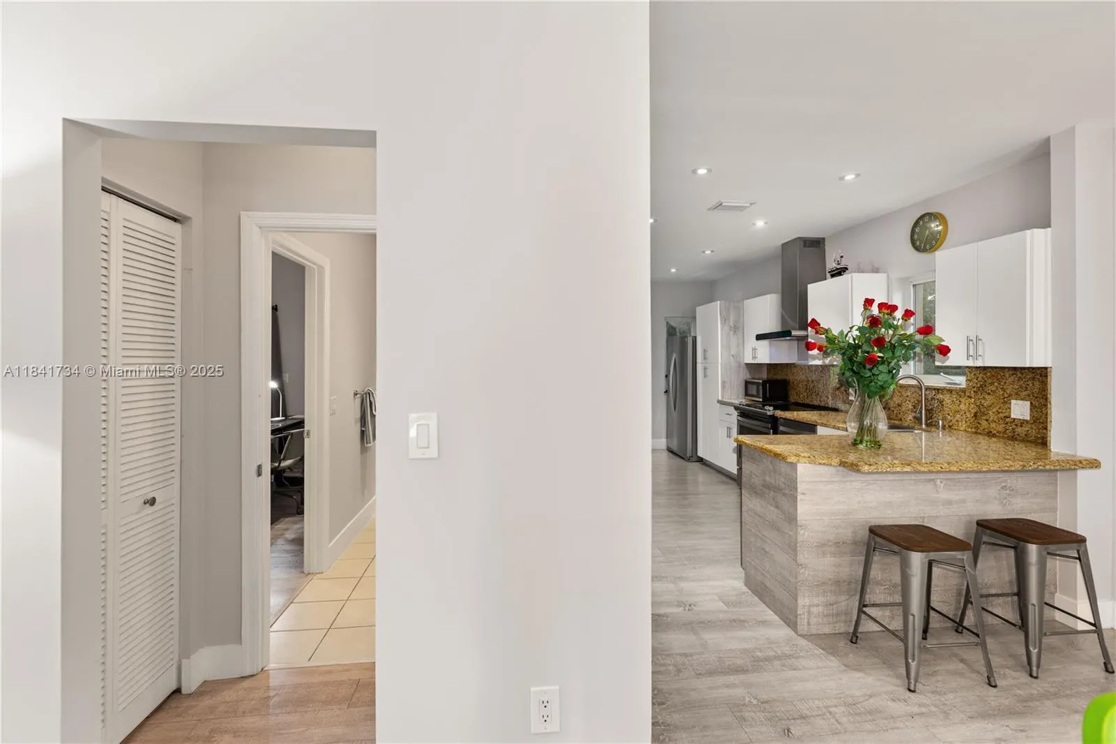 737 Alhambra Cir