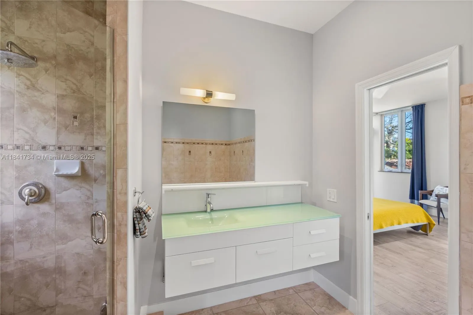 737 Alhambra Cir