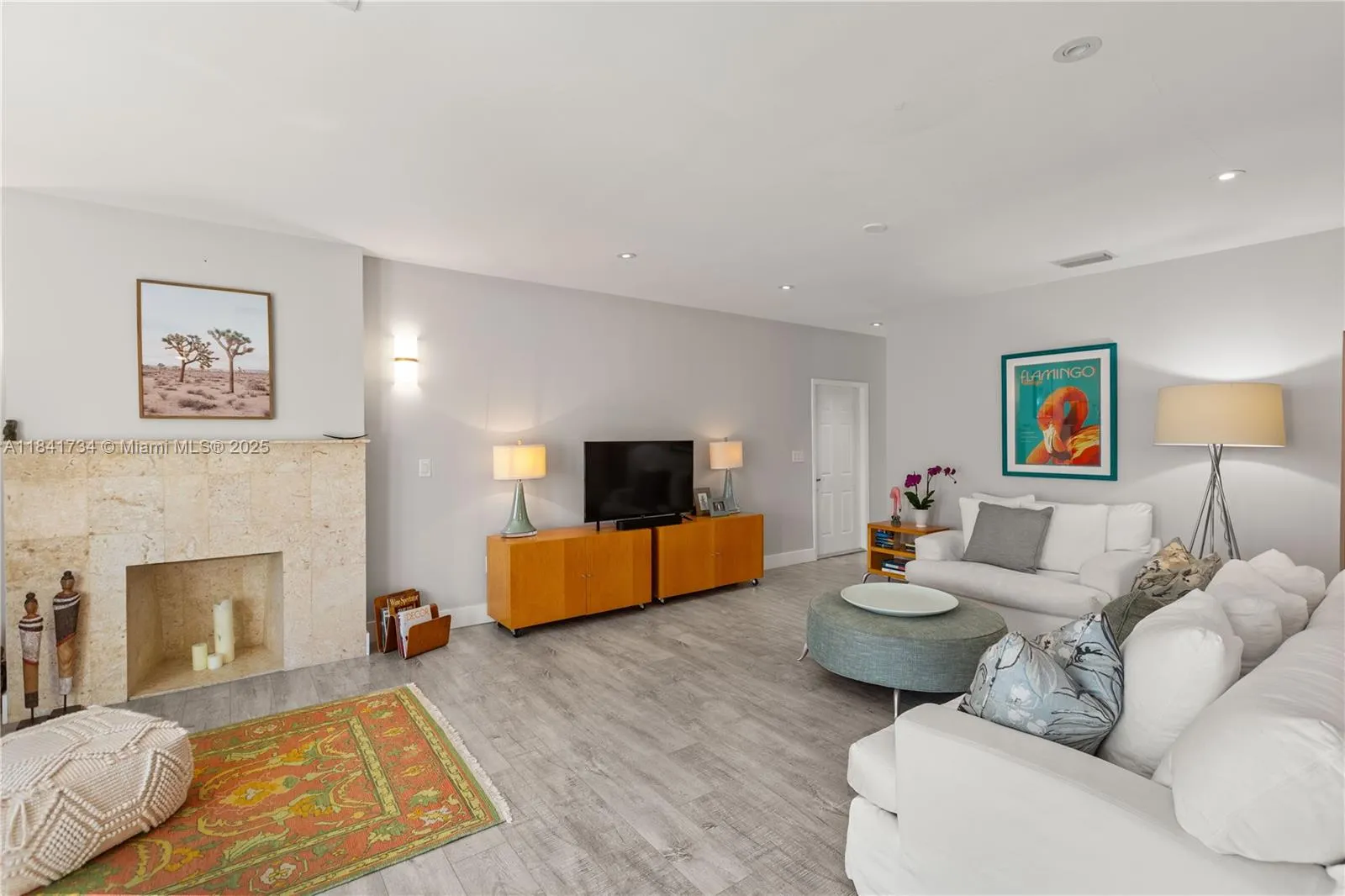 737 Alhambra Cir