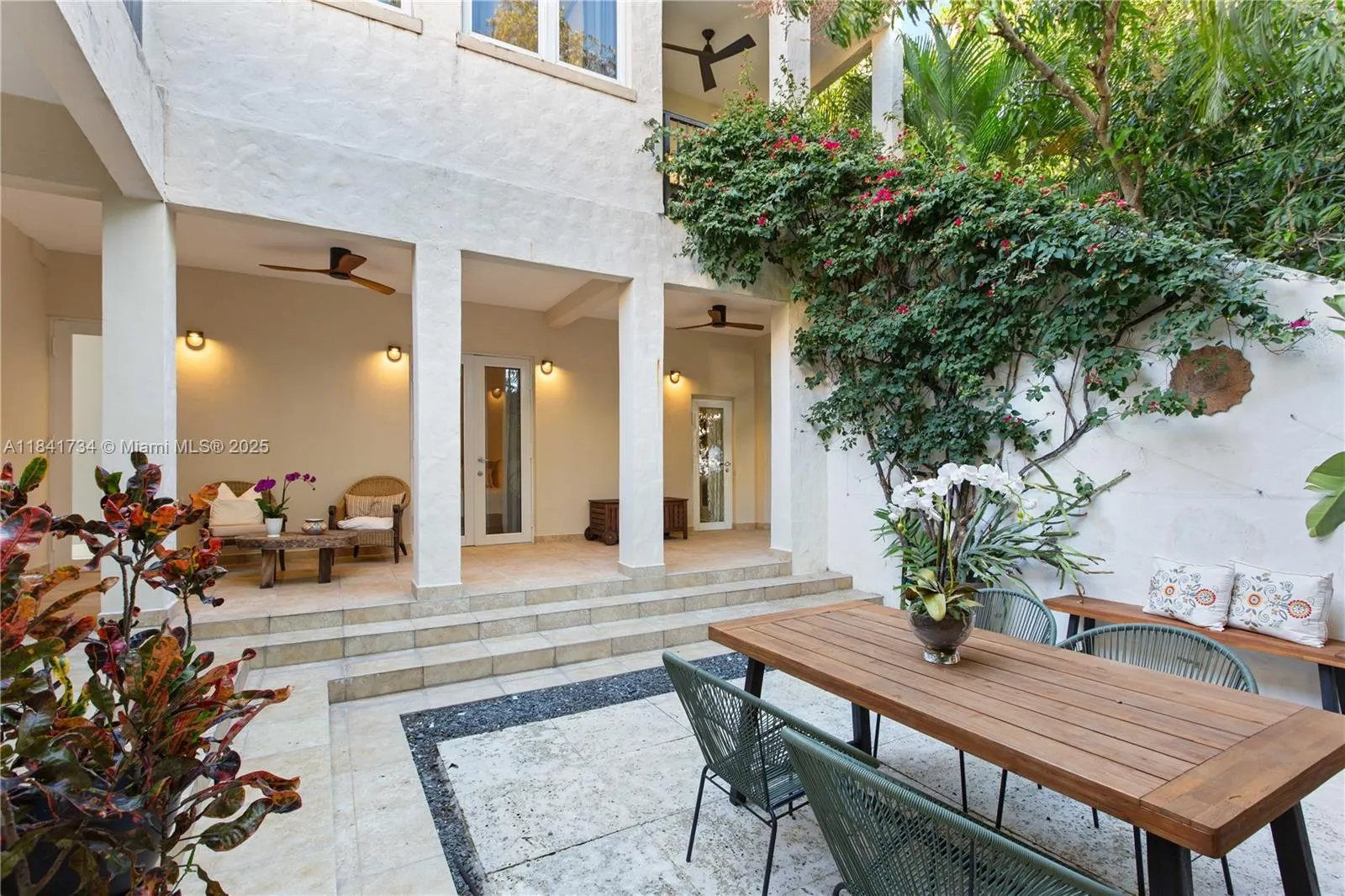 737 Alhambra Cir