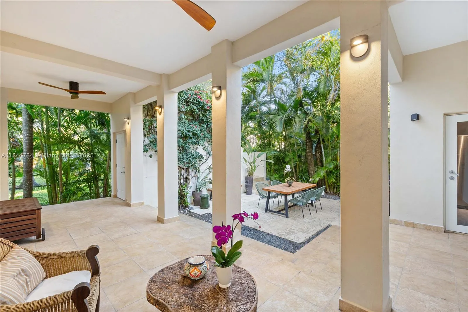 737 Alhambra Cir