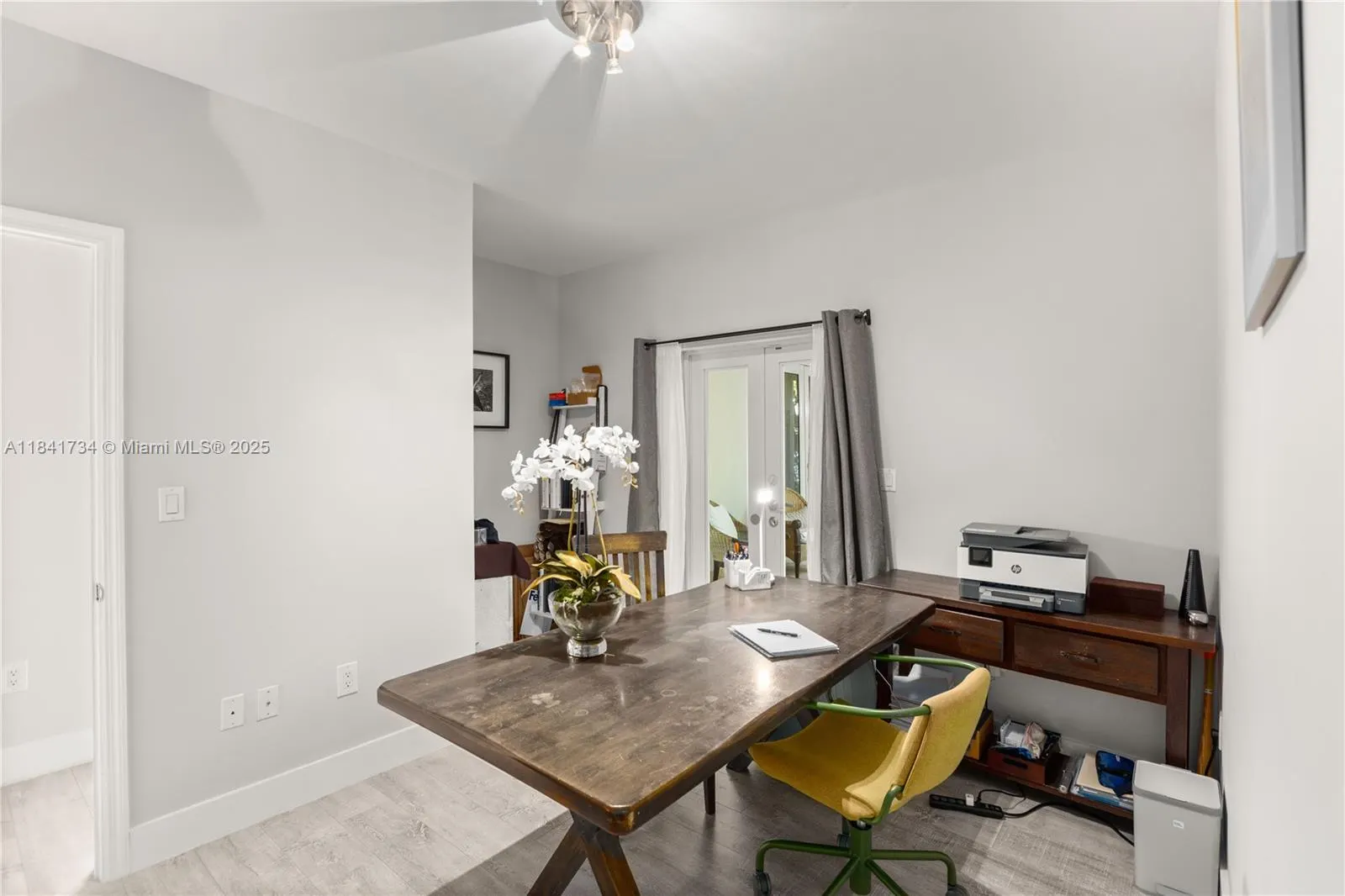 737 Alhambra Cir