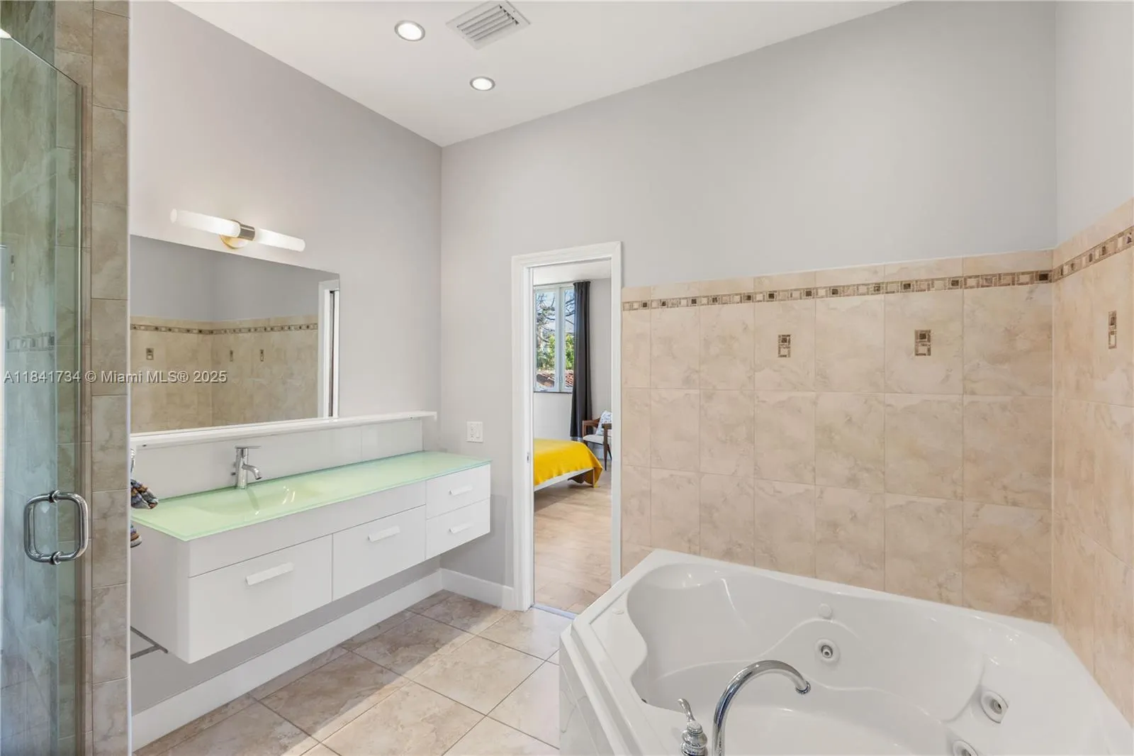 737 Alhambra Cir