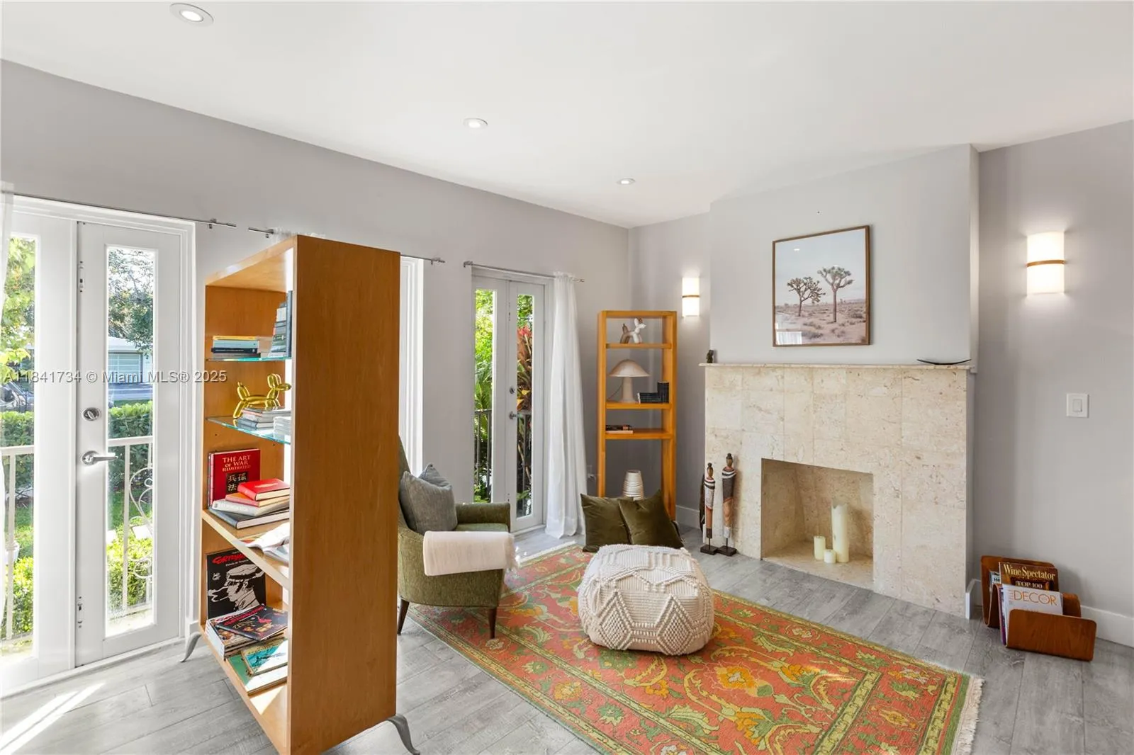 737 Alhambra Cir
